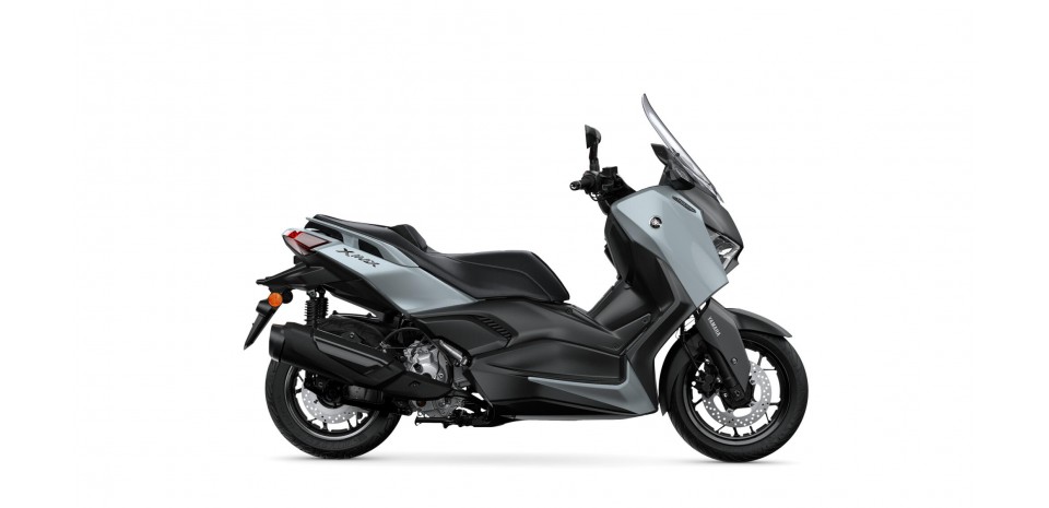 Yamaha Tech MAX 300 at Motoden Yamaha dealer in Central