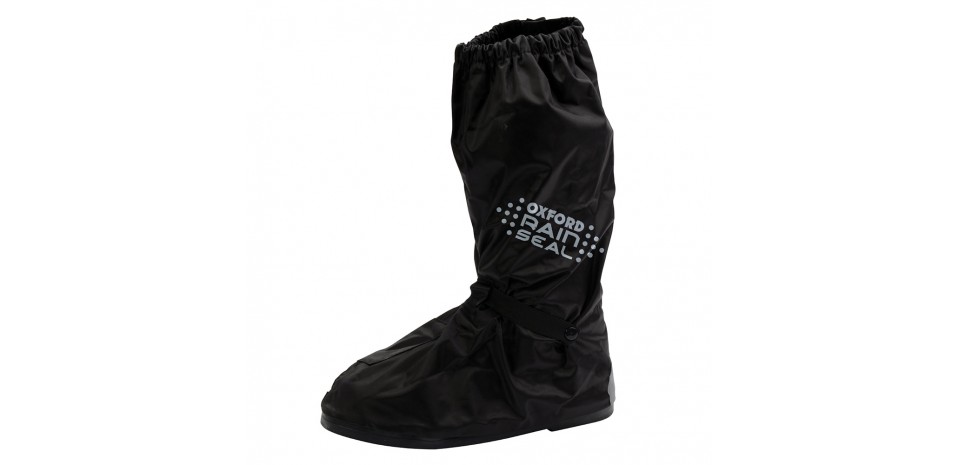 Waterproof outlet over boots